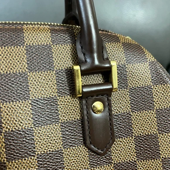 Louis Vuitton Ribera MM - Picture 9 of 15